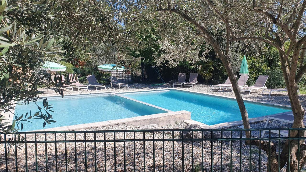 Roulottes Et Cabanes De Saint Cerice Vogue Εξωτερικό φωτογραφία