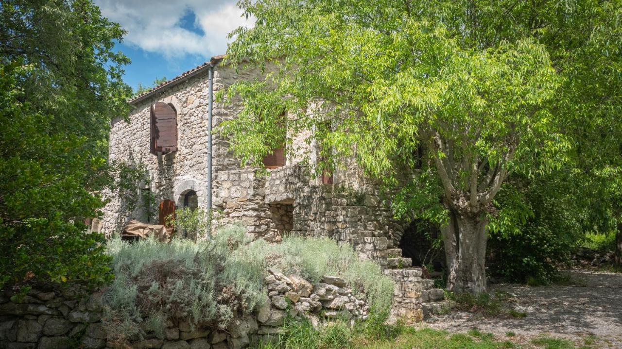 Roulottes Et Cabanes De Saint Cerice Vogue Εξωτερικό φωτογραφία