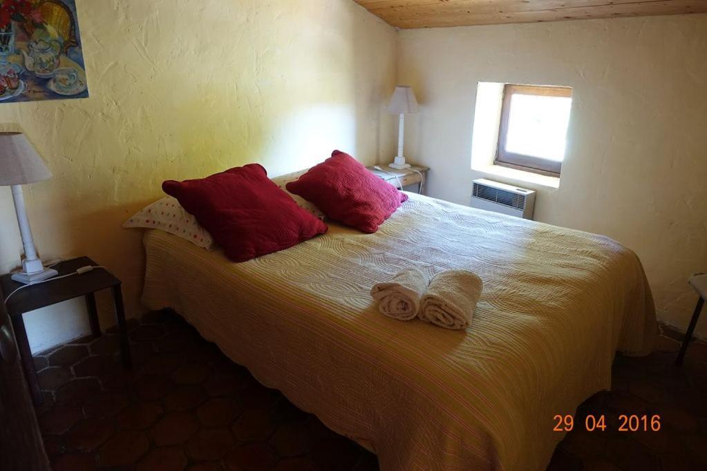 Roulottes Et Cabanes De Saint Cerice Vogue Εξωτερικό φωτογραφία