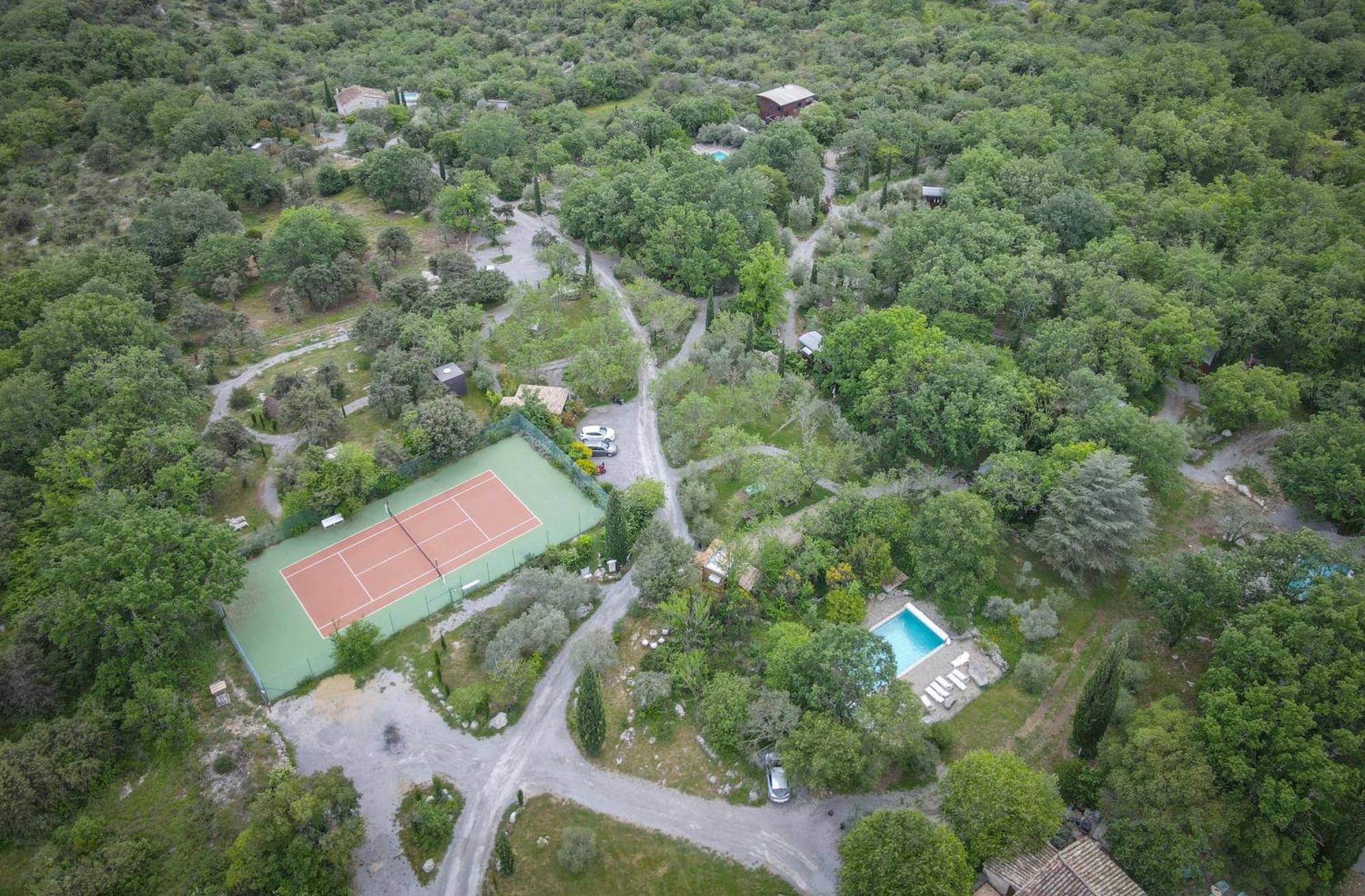 Roulottes Et Cabanes De Saint Cerice Vogue Εξωτερικό φωτογραφία