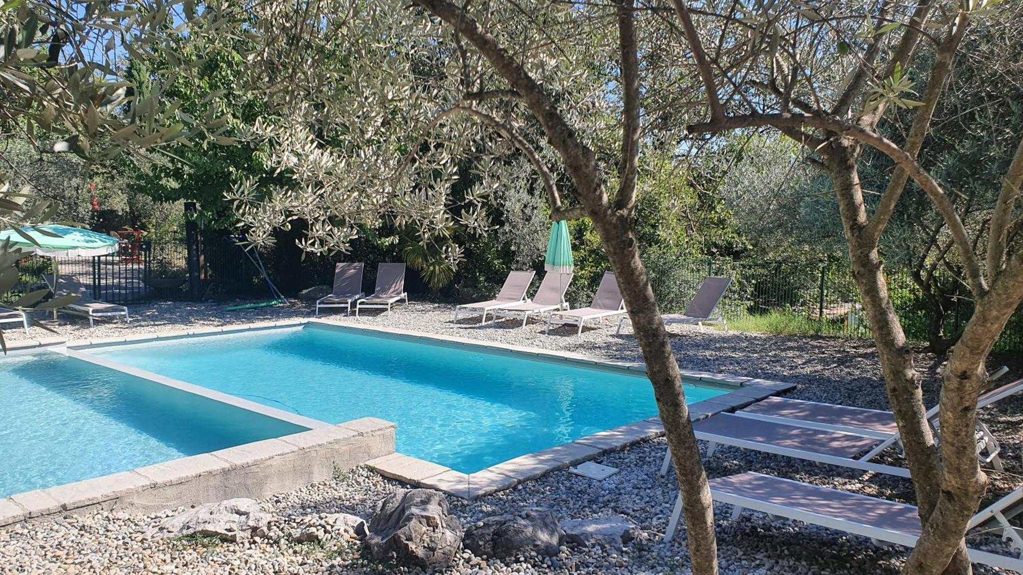 Roulottes Et Cabanes De Saint Cerice Vogue Εξωτερικό φωτογραφία